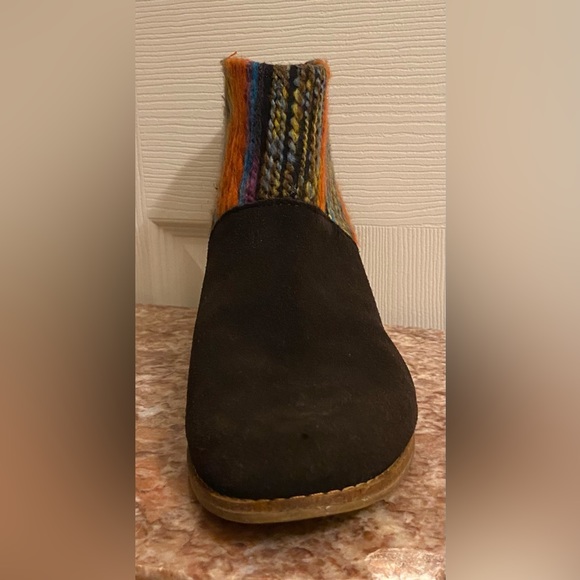 TOM’S Leila Chocolate Suede Multi colored Textile Ankle Boots; Size 9.5; LNWOT. - Picture 4 of 12